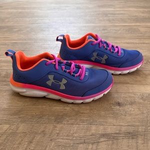 Girls size 4.5 Under Armour Sneakers ONLY WORN ONCE!!!